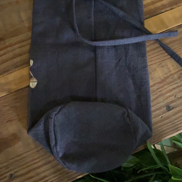 Pottery Barn Holiday Swinging Gnome Embroidered Cotton Gifting Wine Bag Cozy - Picture 13 of 14